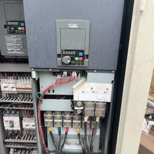 议价三垦变频器 VM06-1100-N4 110KW