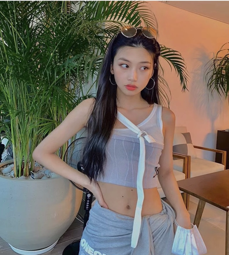 oddoneout修身款复古辣妹上衣