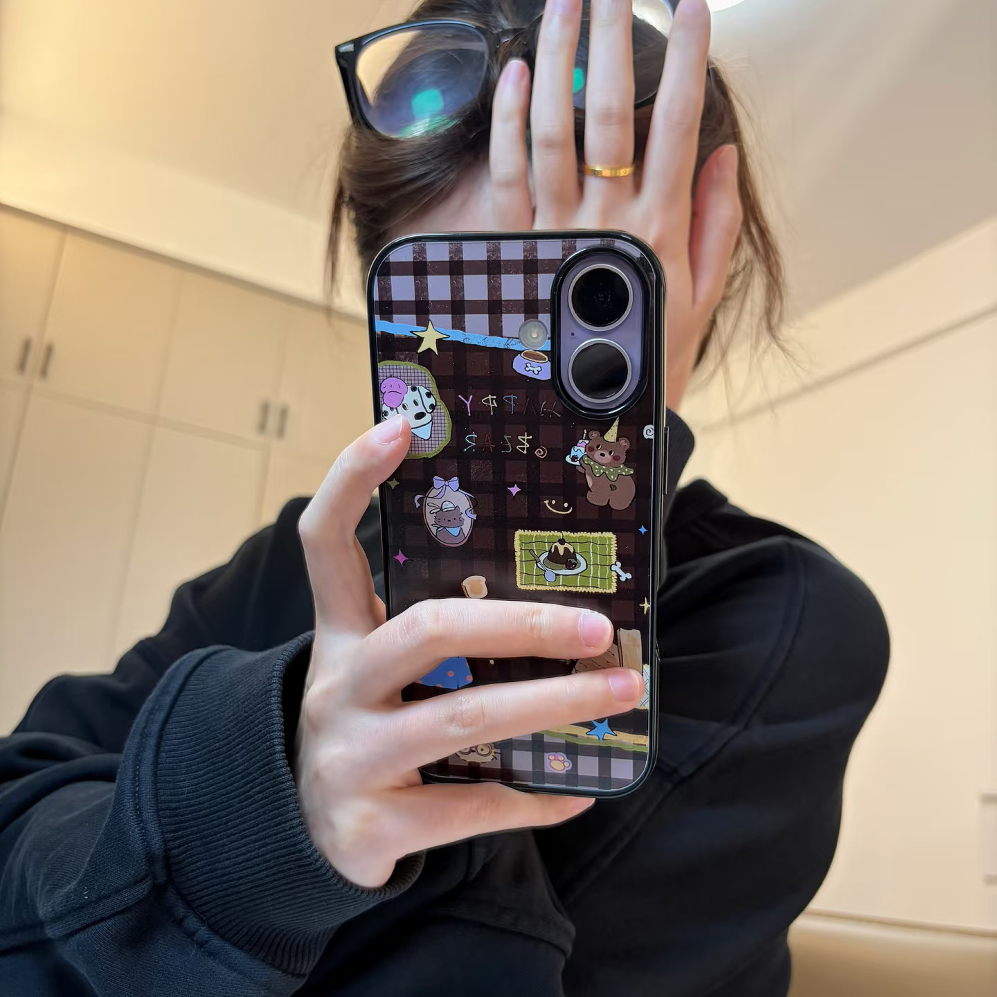 格子卡通小熊适用于苹果17promax手机壳iphone17新款16pro保护套14女款13全包防摔15超好看16e韩系plus亚克力