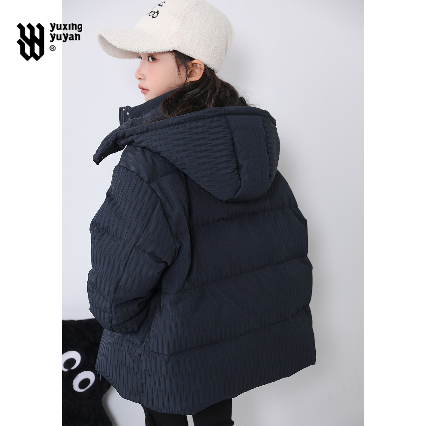 羽绒服女童冬季2025新款儿童洋气卡通玩偶超好看90白鸭绒冬装外套