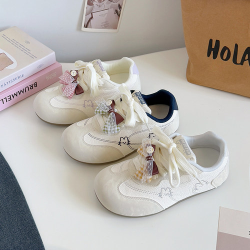2026新款透气板鞋女设计感小众