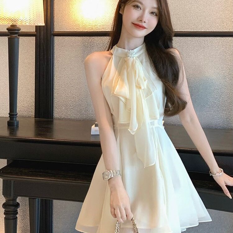 法式名媛不规则收腰无袖雪纺连衣裙女夏季2026新款性感挂脖短裙子