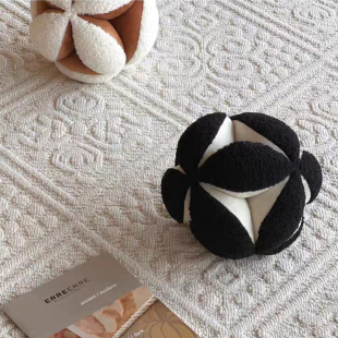 轻奢法式样板间靠枕绣球抱枕新中式异形轻法奶油高级感客厅INS风