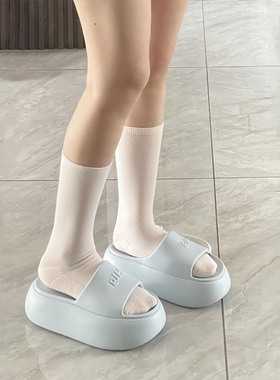 奶蓝色厚底拖鞋女夏季简约奶油fufu沙滩海边5CM踩屎感松糕拖鞋女