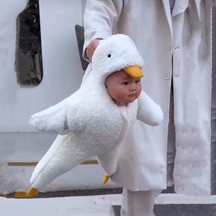 婴儿衣服派大星睡衣冬季 新生加厚外出棉服大鹅超萌 连体衣宝宝冬装