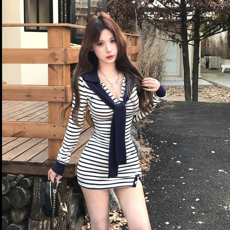 2025新款潮流条纹设计披肩纯欲连衣裙女装秋季名媛气质长袖包臀裙