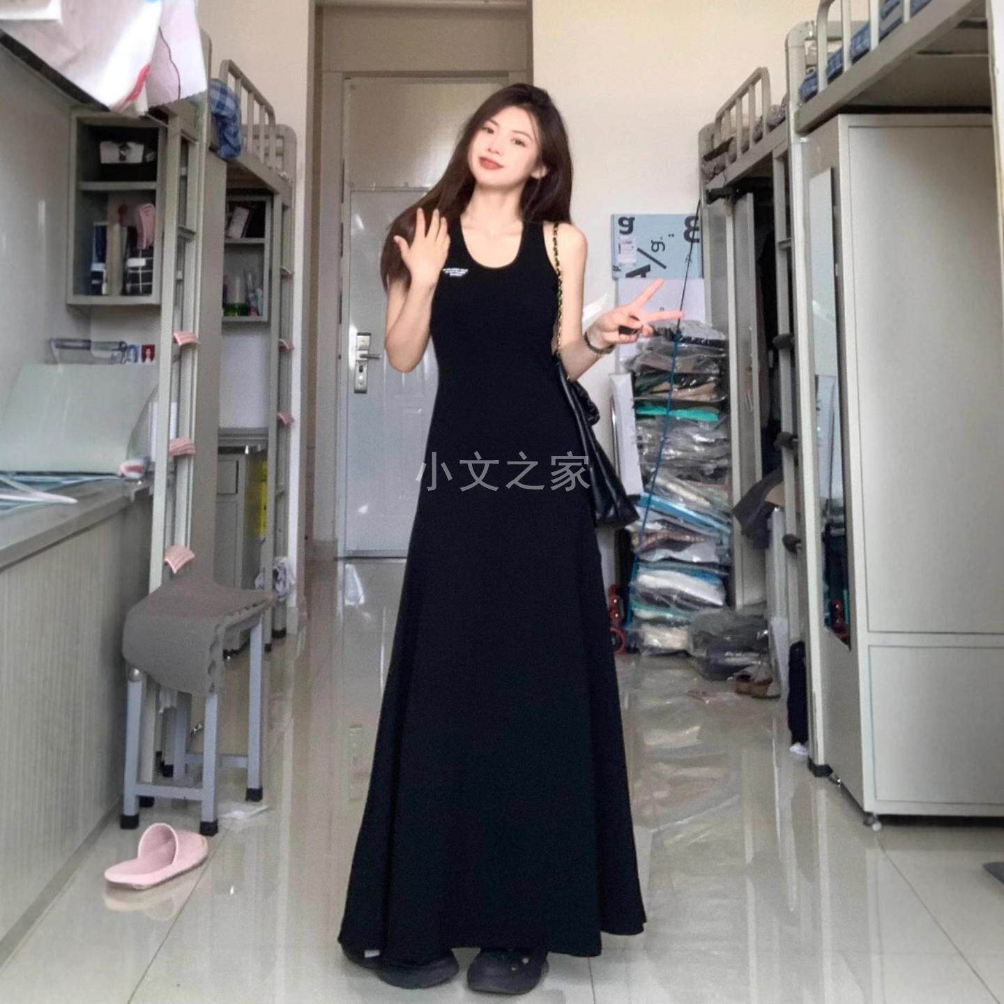 黑色清冷感工字背心连衣裙女夏季