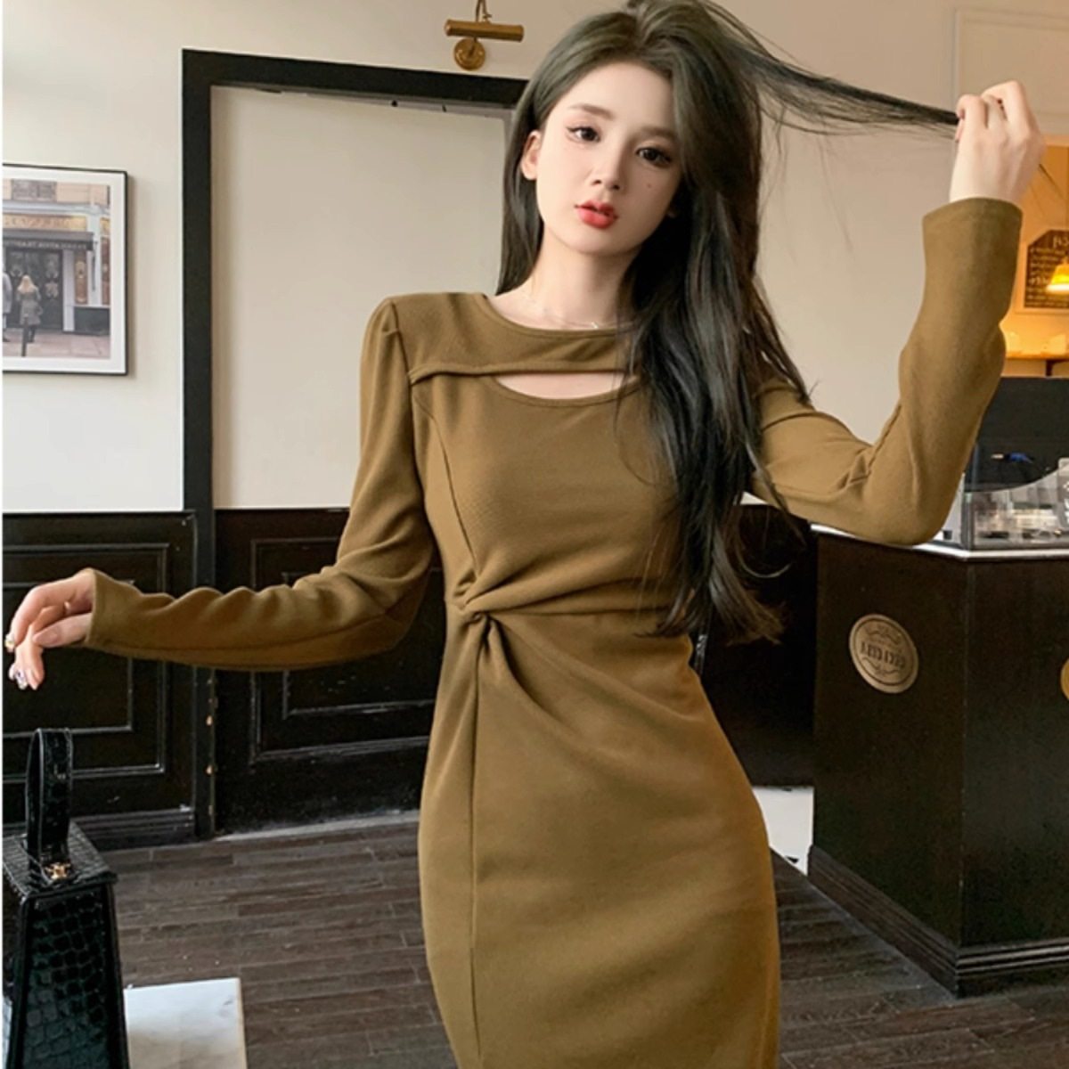 春季新款女装气质连衣裙设计感小镂空开叉高腰长裙