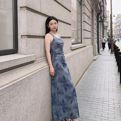 夏装水墨印花吊带显瘦连衣裙