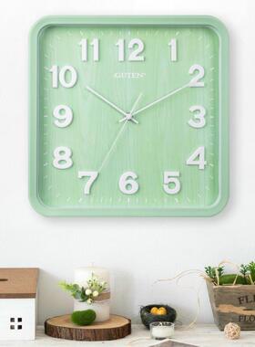 正方形静音绿色挂钟简约时尚客厅家用现代石英钟挂表卧室创意时钟