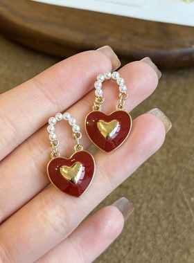 秋冬红色爱心珍珠耳环女气质轻奢精致简约小众高级感百搭耳钉耳饰