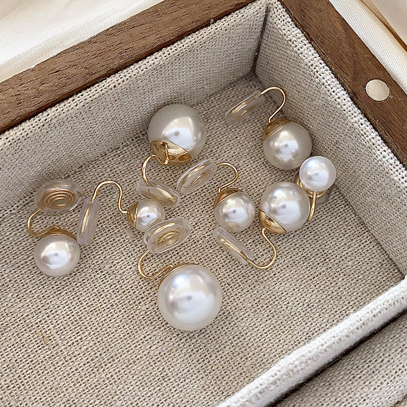 2025新款高级感正圆珍珠耳夹无耳洞女气质复古蚊香盘耳饰秋冬耳环