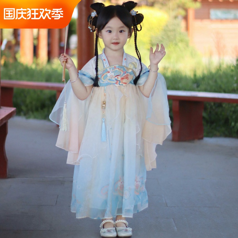 一袭汉服惊艳时光古韵自来