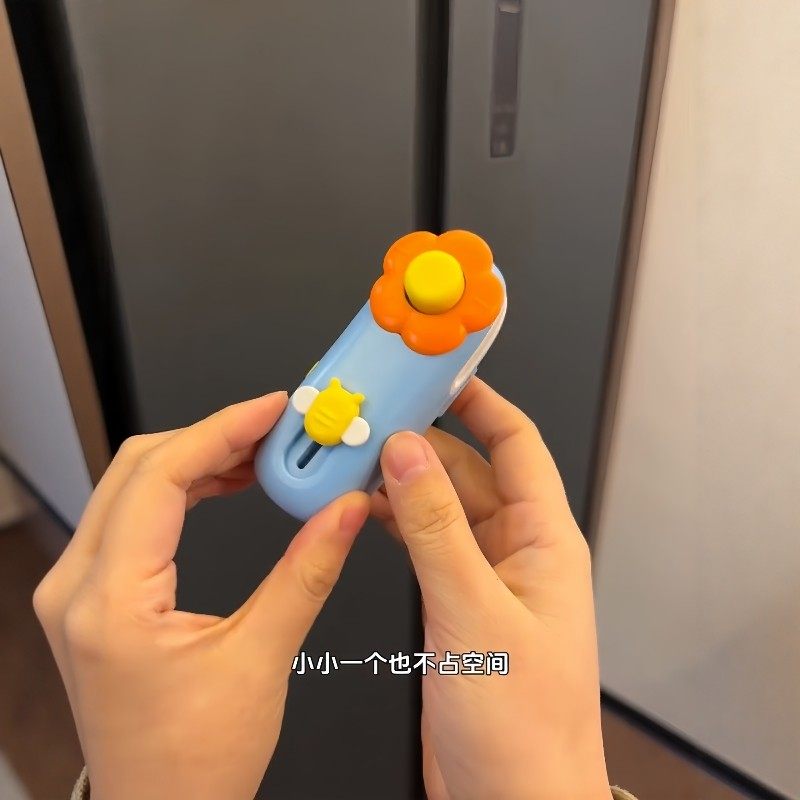 家用迷你封口机小型食品密封机零食袋子封口神器拆快递小刀冰箱贴,厨房/烹饪用具,封口机,淘宝优惠券,粉丝福利购,淘宝优惠卷
