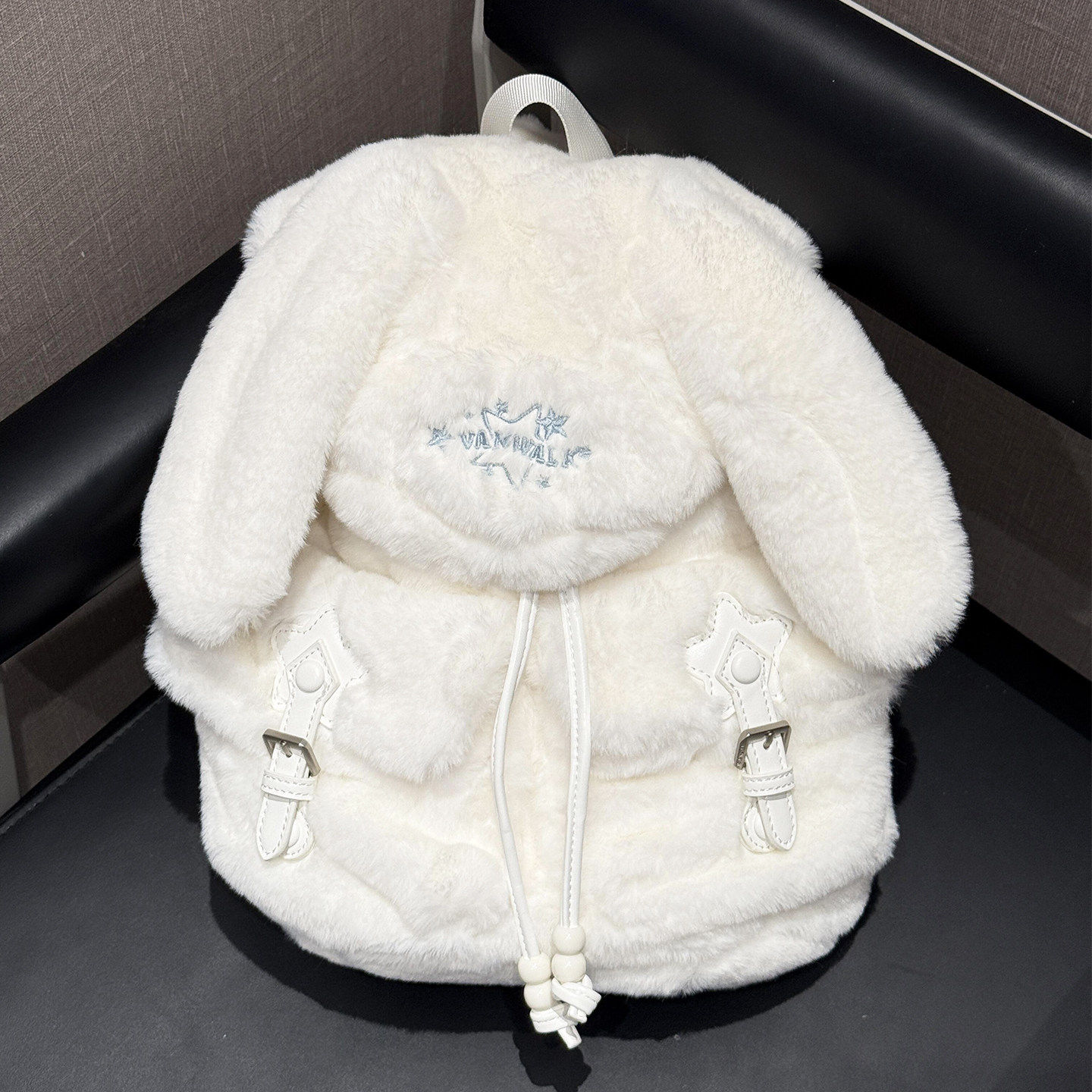 背不腻的双肩背包包女生可爱高颜值通勤毛绒小包2026新款学生书包