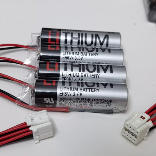 4个ER6V/3.6V一组 8P插头,方型接头 LITHIUM BATTERY