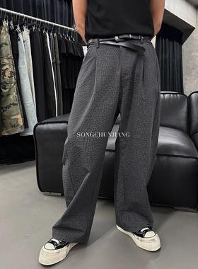 老钱风黑色格纹休闲裤男夏季薄款美式复古宽松通勤泡泡纱弯刀长裤