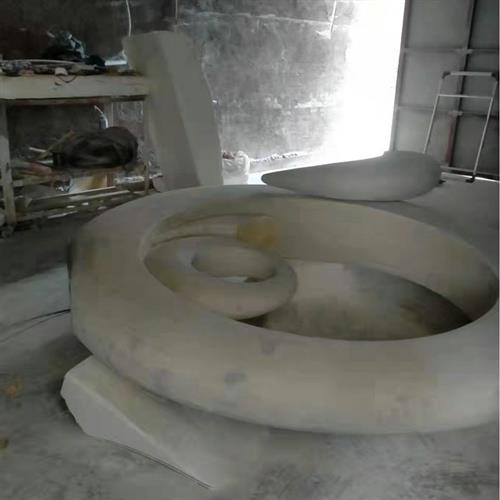 大型水滴形状玻璃钢雕塑几何造型公园摆件户外园林摆件多种材质