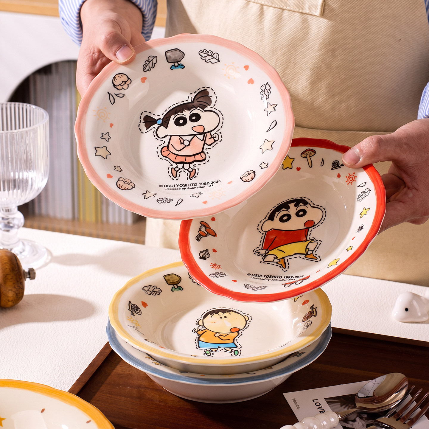蜡笔小新联名陶瓷盘子家用儿童餐具2026新款餐盘个人专用漂亮深盘图片