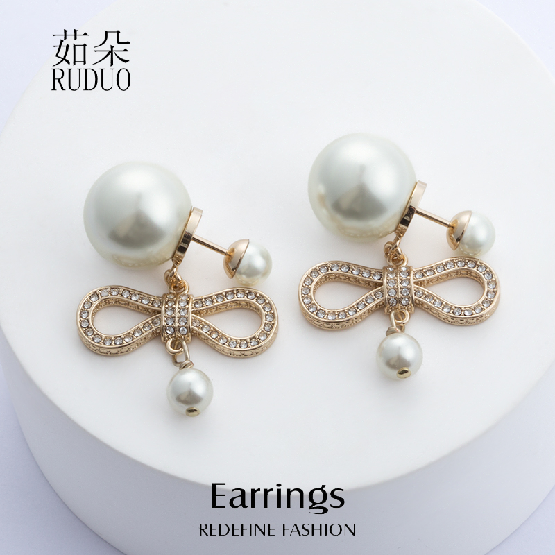 2025年新款CD字母复古金色镂空蝴蝶结珍珠耳环女轻奢高级流苏耳饰