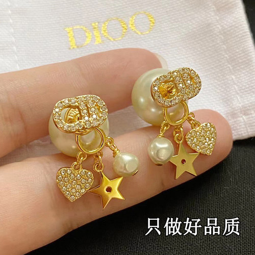 前后珍珠新款耳环女CD心形流苏复古耳钉字母后挂式两戴轻奢耳饰女