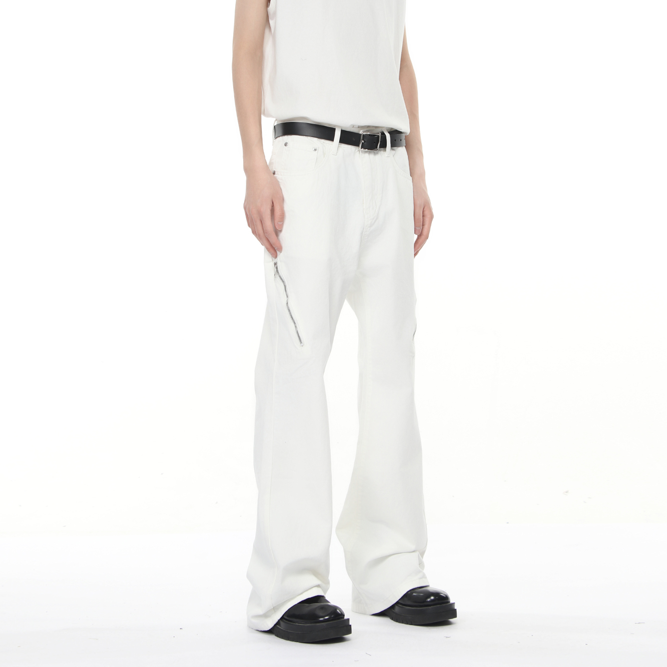 Voguo Relay 韩版时尚设计多拉链牛仔裤百搭白色宽松微喇叭裤男女