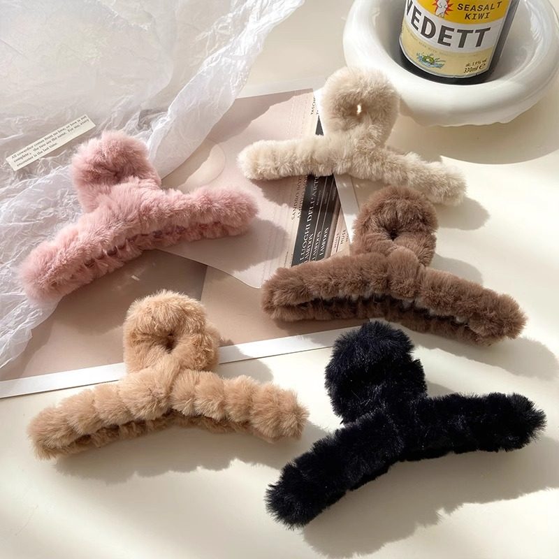 毛绒抓夹女2023新款高级感