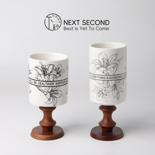 陶瓷百合花化妆刷收纳筒