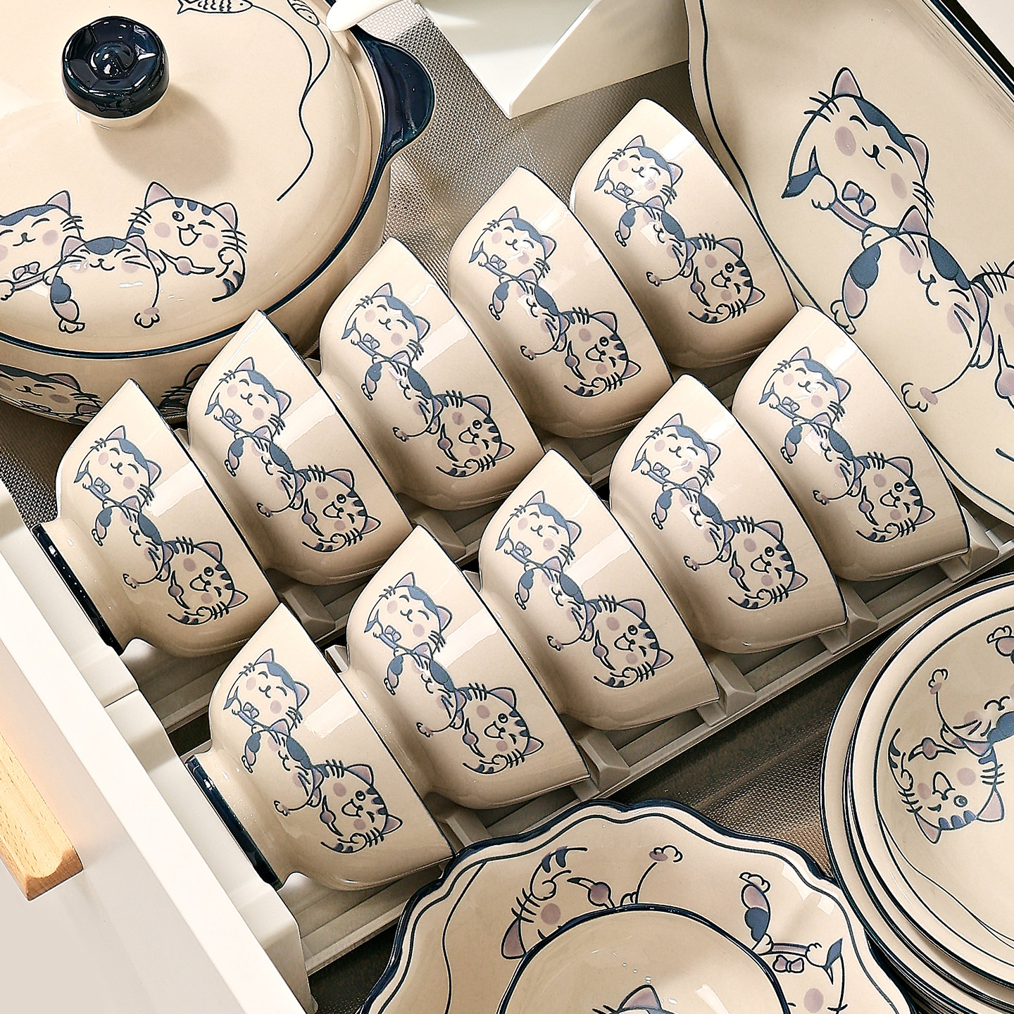 2026新款高颜值家用碗碟套装简约陶瓷釉下彩餐具套装乔迁碗盘碗筷