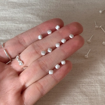 十里间【925银｜面包方子】简约气质叠戴s925方形圆形爱心耳钉