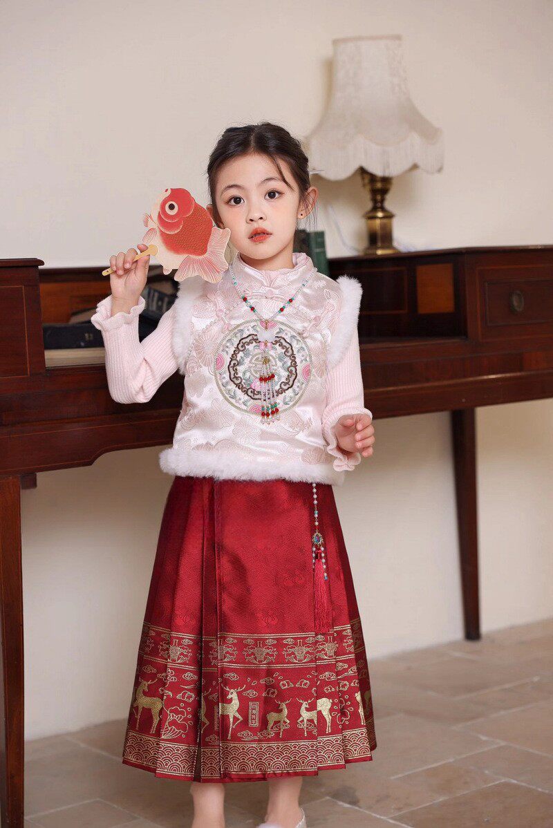 女童马面裙中国风明制唐装拜年服