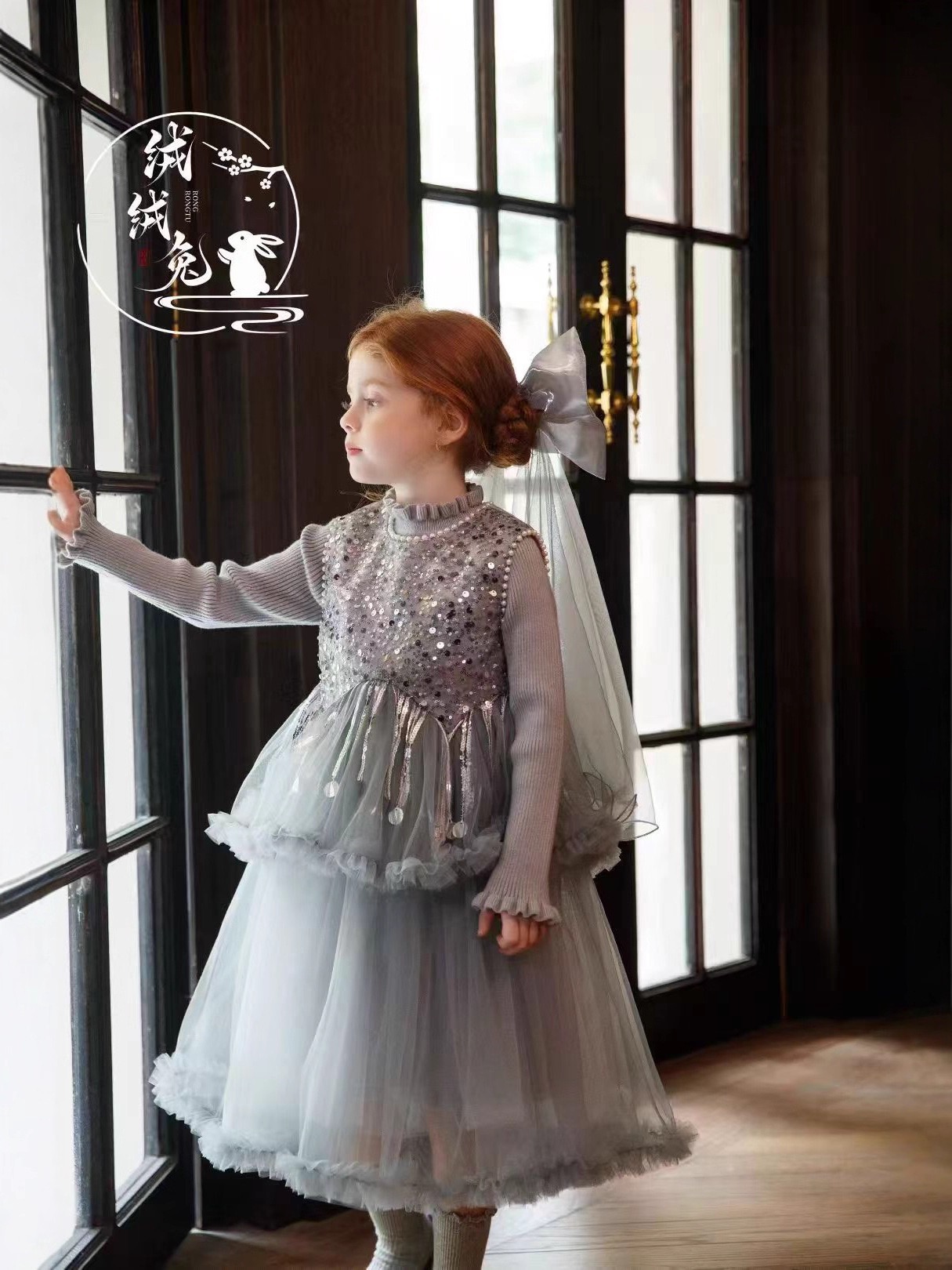 女童秋冬高级感灰色亮片蛋糕裙公主礼服小香风外套生日连衣裙套装
