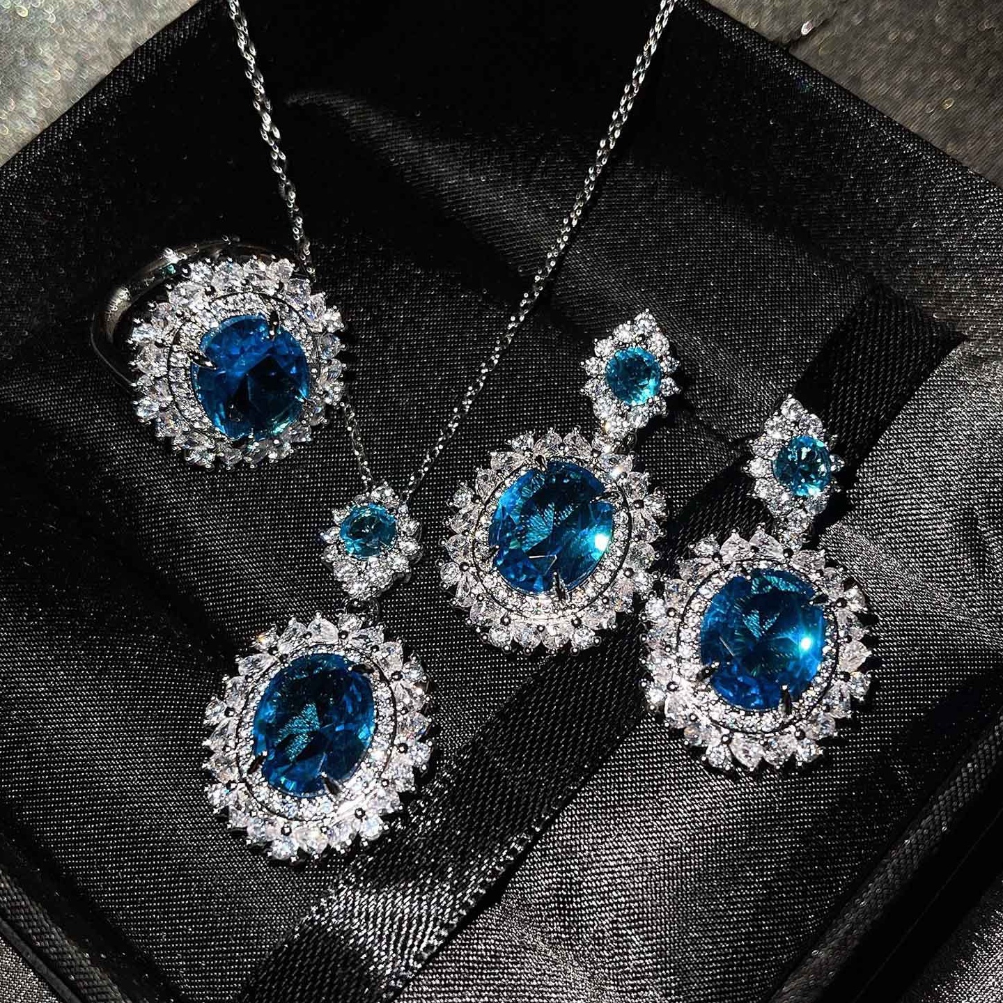 欧美新款奢华彩宝套装 镶嵌海蓝色托帕石戒指黄水晶耳钉粉钻项链