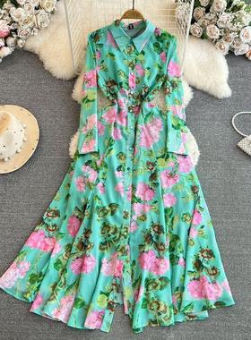 Light mature style long sleeved lapel, waist cinching,