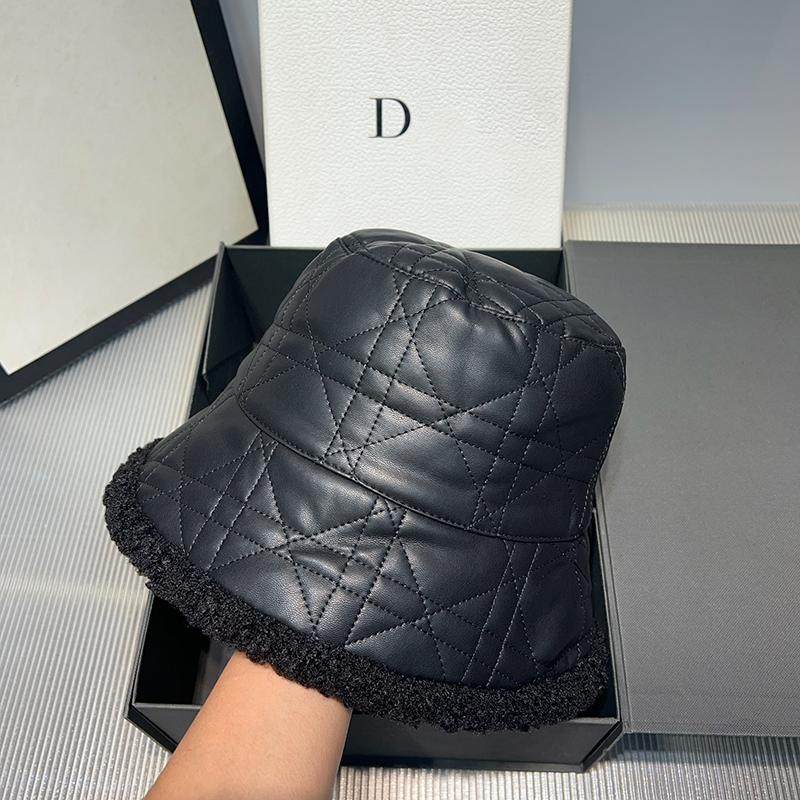 羊羔毛菱形格pu皮盆帽