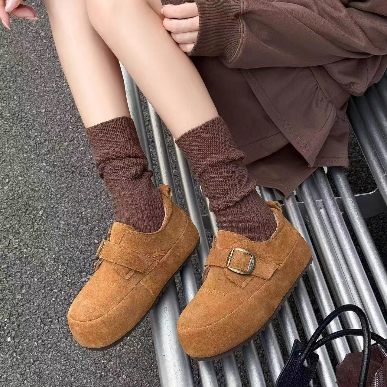 艾模儿女鞋勃肯鞋厚底松糕鞋后拉链女鞋25秋冬新皮面圆头时尚百搭