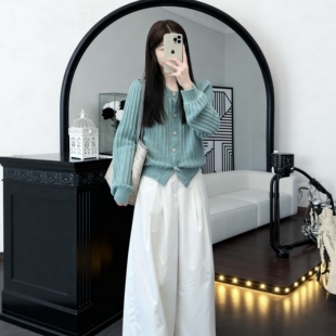 春装搭配一整套大码绿色针织衫阔腿裤盐系穿搭减龄时尚套装女