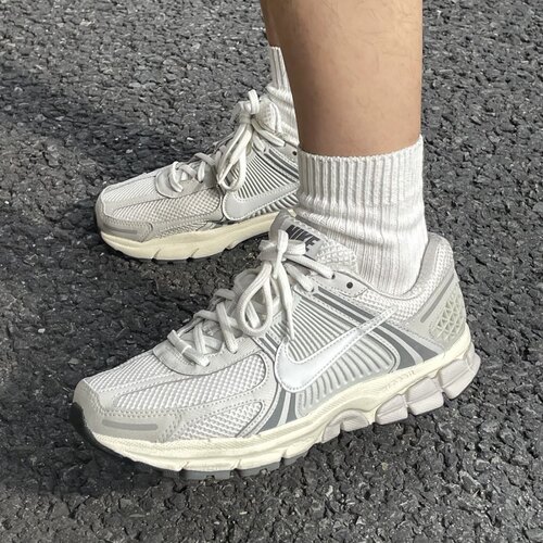 NIKE/耐克ZOOM VOMERO男女鞋健身训练缓震跑步鞋HF0731