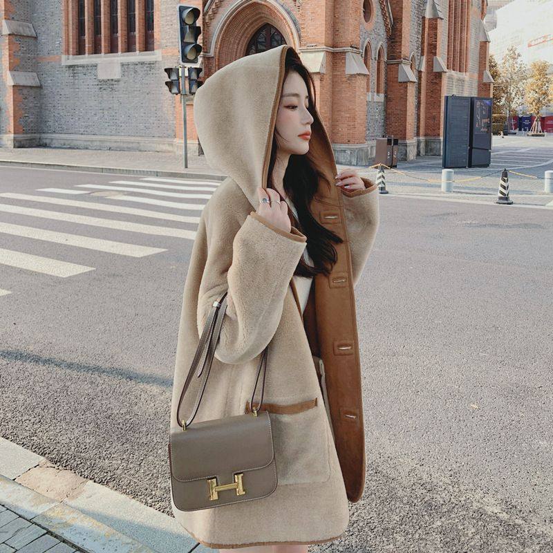 实拍设计感两面穿皮毛一体羊羔毛外套女冬装新款加绒连帽棉服,女装/女士精品,皮草,淘宝优惠券,粉丝福利购,淘宝优惠卷