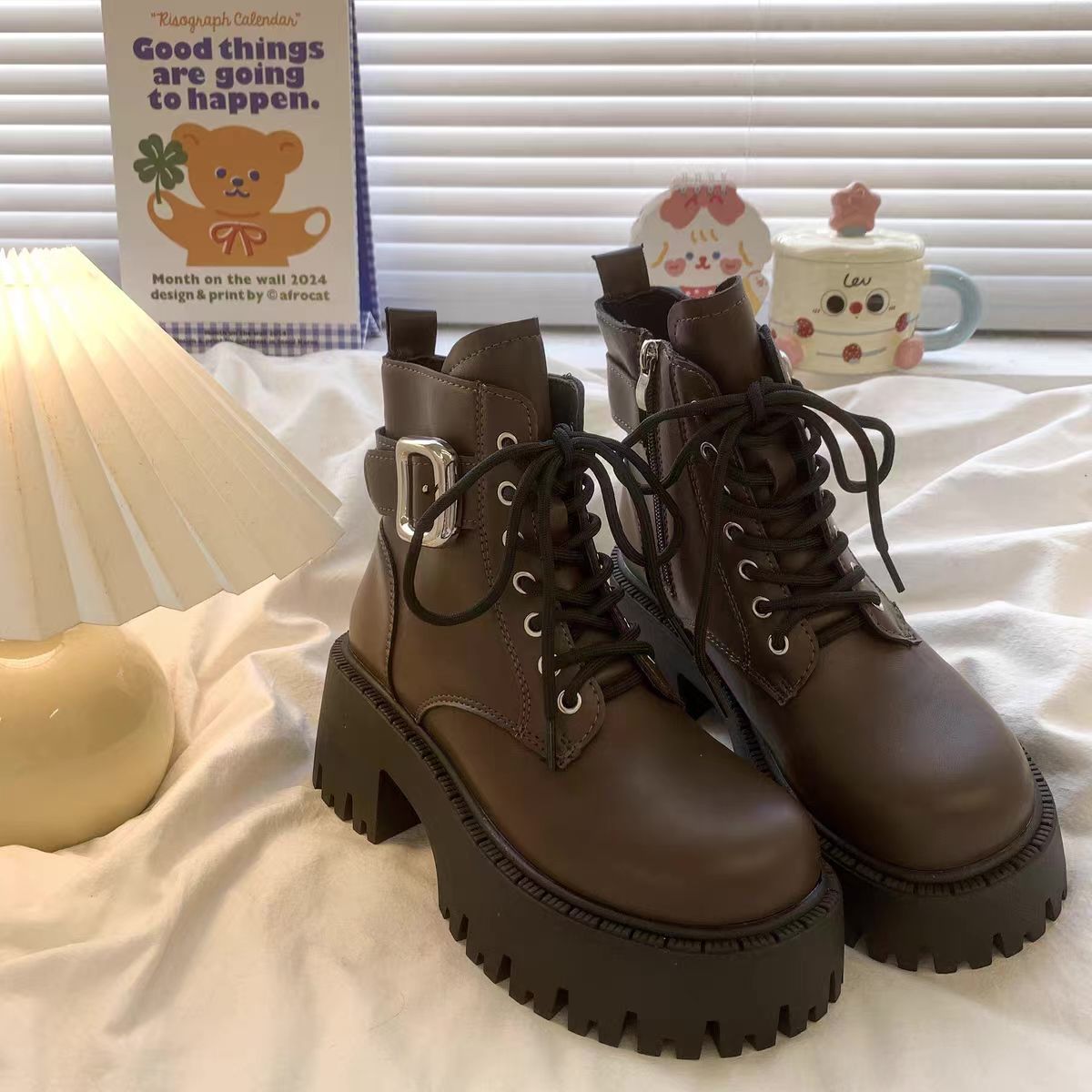 增高短靴女2025年秋冬新款机车显脚小厚底加绒英伦风黑色马丁靴潮