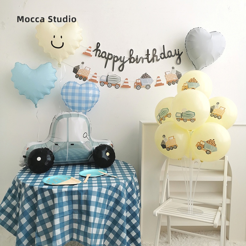 ins汽车装饰男孩子生日布置工程车拉旗桌飘桌布爱心气球数字两岁