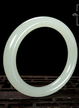 晴水无结构手工雕刻和田玉原石