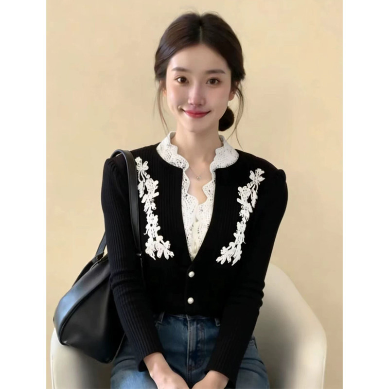 声雨竹法式黑色蕾丝拼接针织衫女士2026春秋新款轻奢高级感收腰V