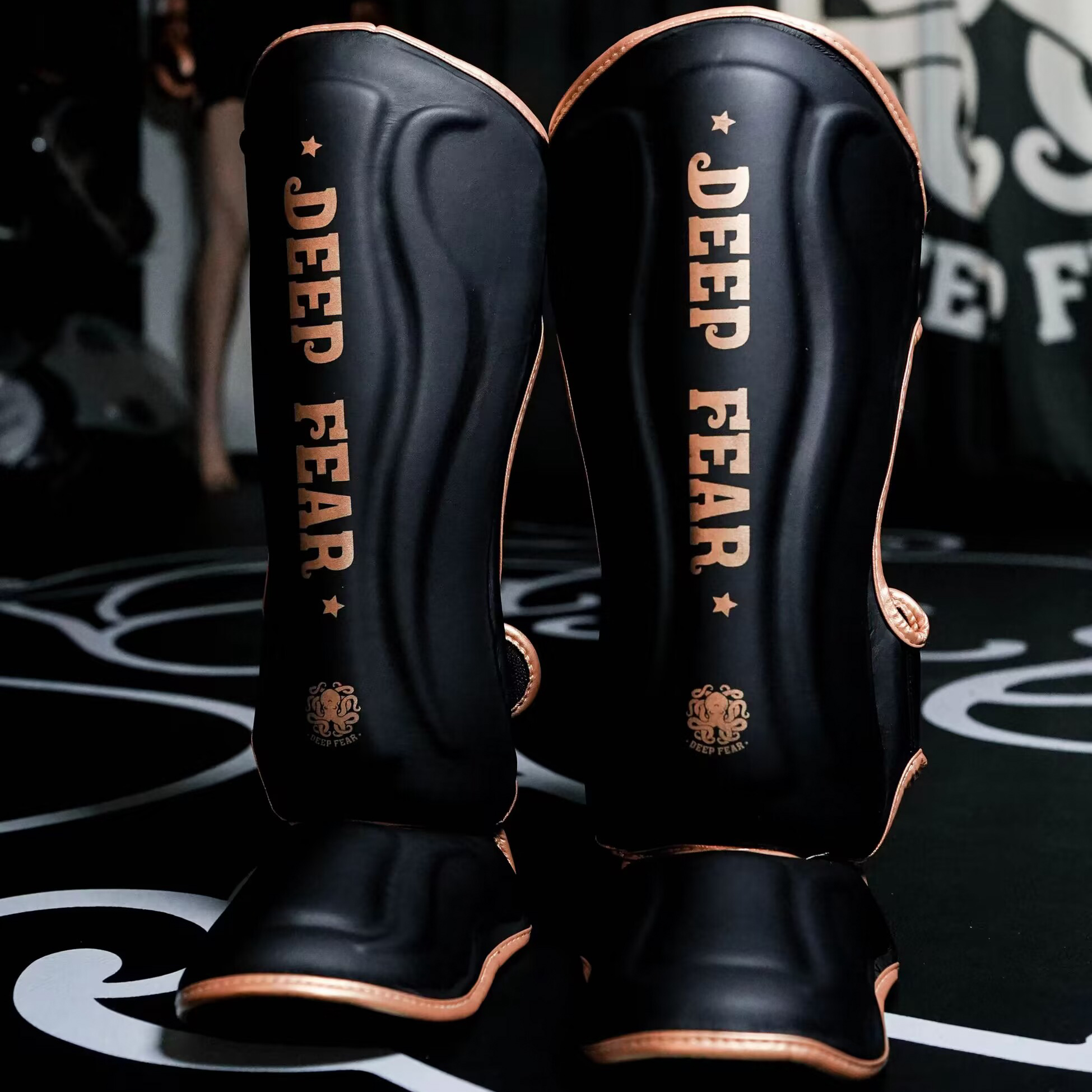 DEEPFEAR泰式轻量化设计适用护腿