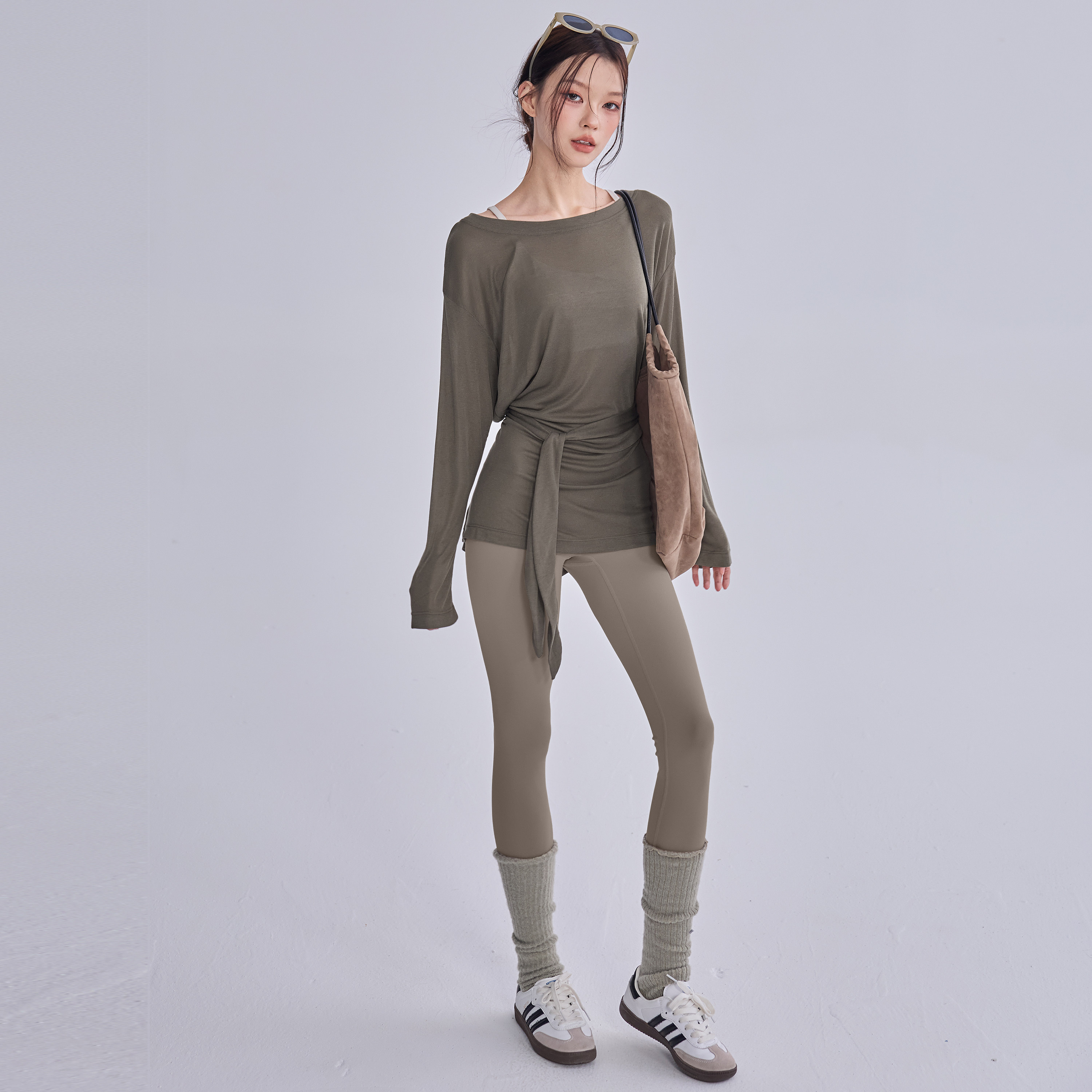 宽松瑜伽服罩衫女2026新款普拉提运动上衣跑步健身遮臀显瘦长袖秋