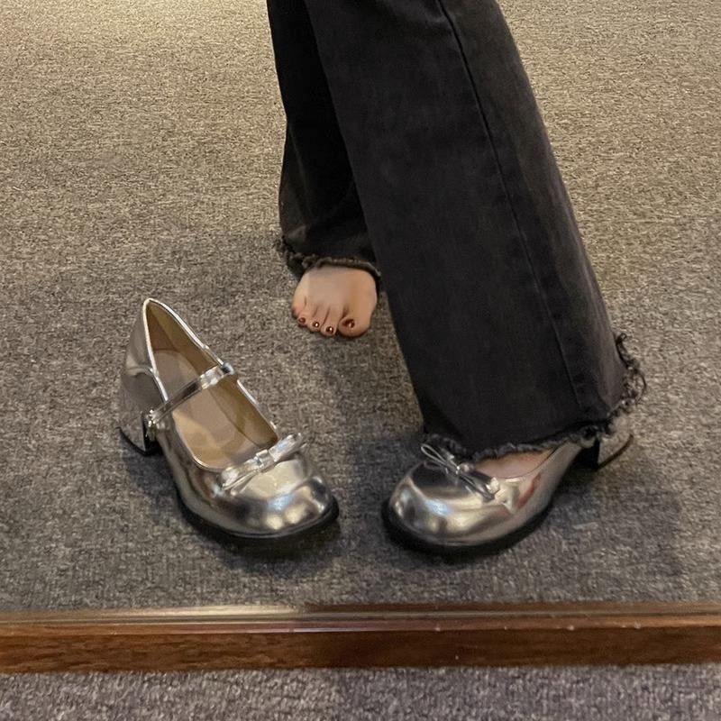 仙女风温柔单鞋女夏季新款复古银色配裙子粗跟玛丽珍鞋小皮鞋