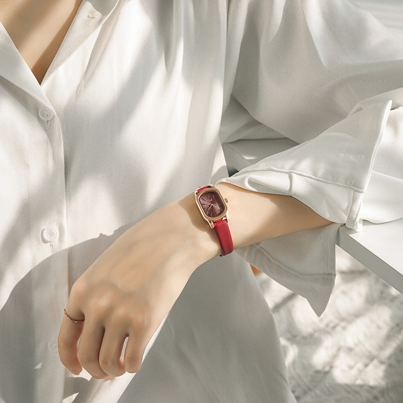 复古手表女简约气质ins风学生防水腕表女士手表女款正品时尚潮流