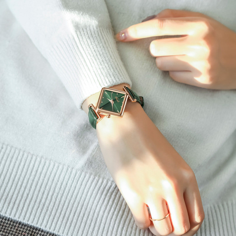 手表女学生ins风韩版简约气质复古文艺小表盘手表女防水石英表