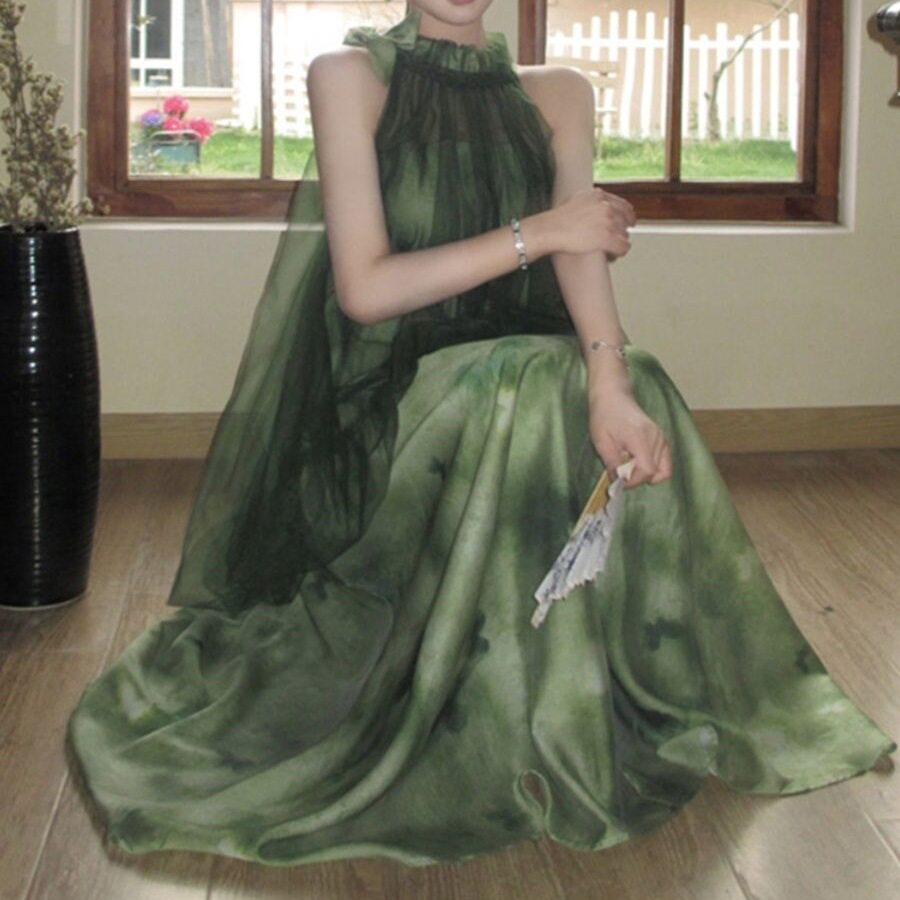 新中式国风高级感气质绿色提花网纱挂脖连衣裙女夏季海边度假长裙