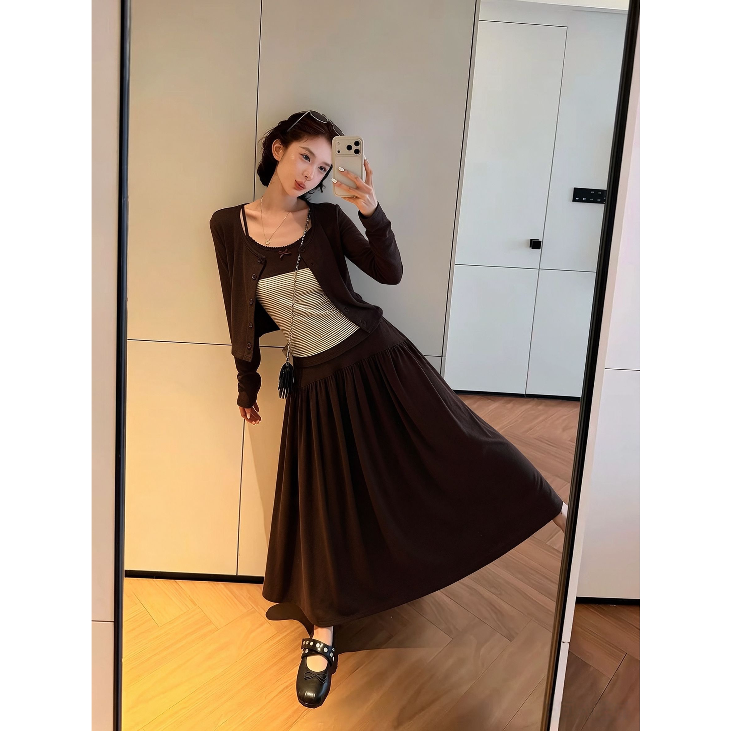 短款开衫外套+辣妹修身显瘦条纹时尚套装